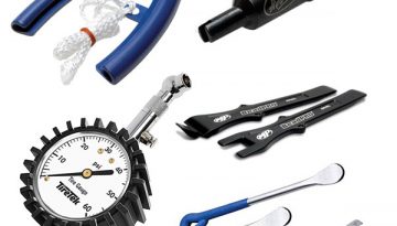 Tire changing tools for a dirt bike